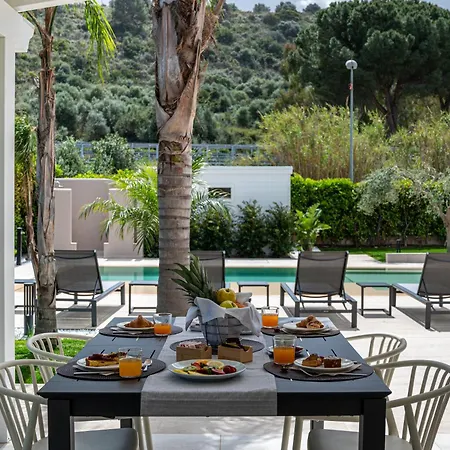 Villa Dafni *