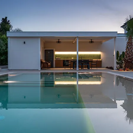 Dafni Villa *