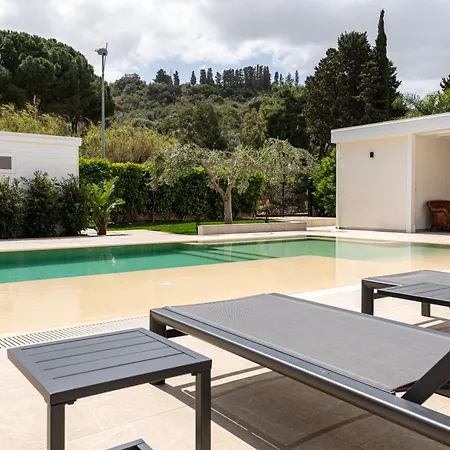 Villa Dafni *